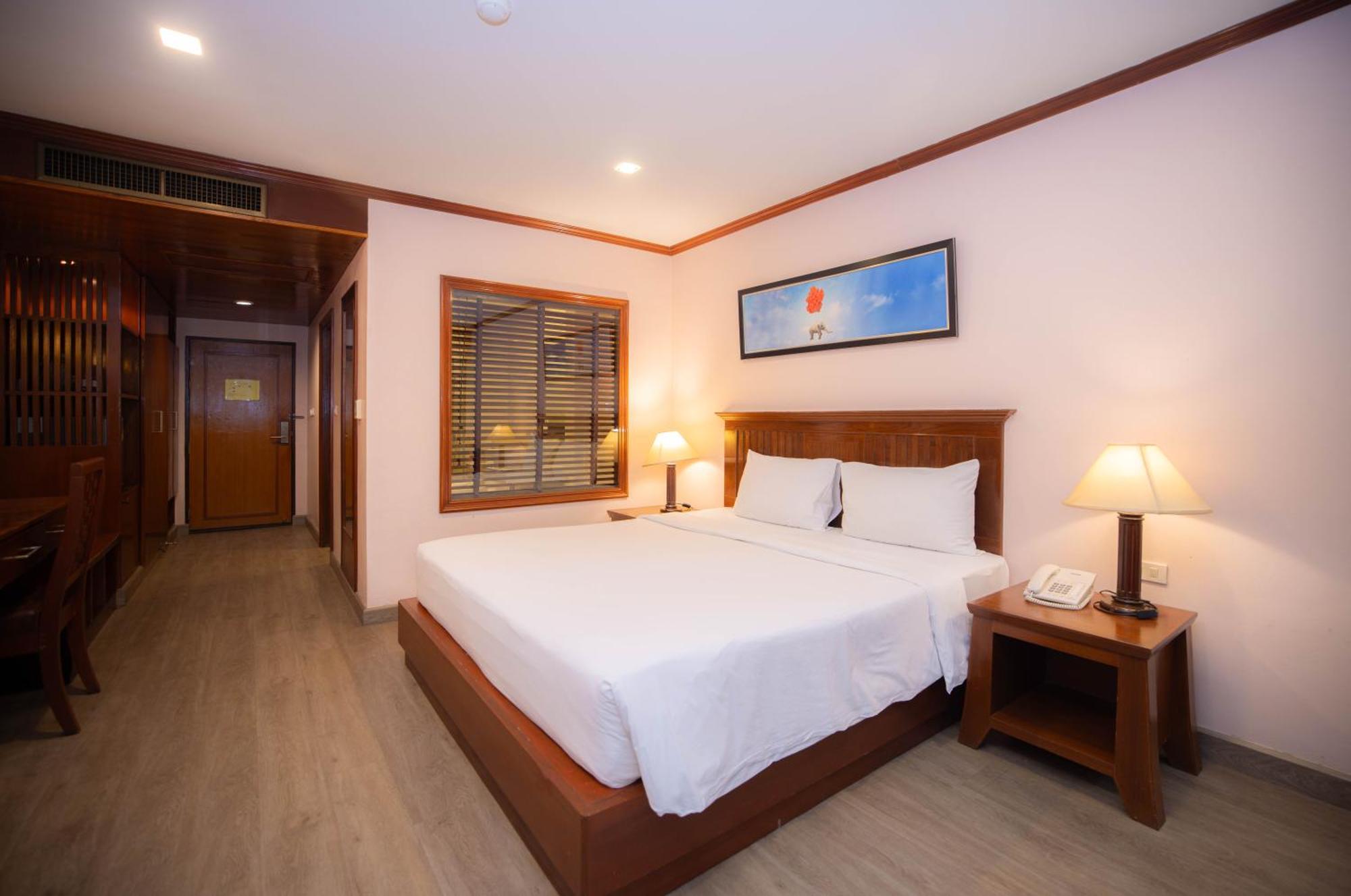 Baumanburi Khách sạn Patong