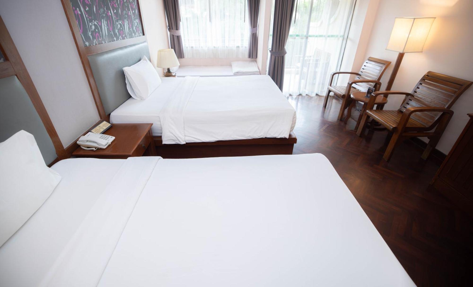 Baumanburi Khách sạn 4*